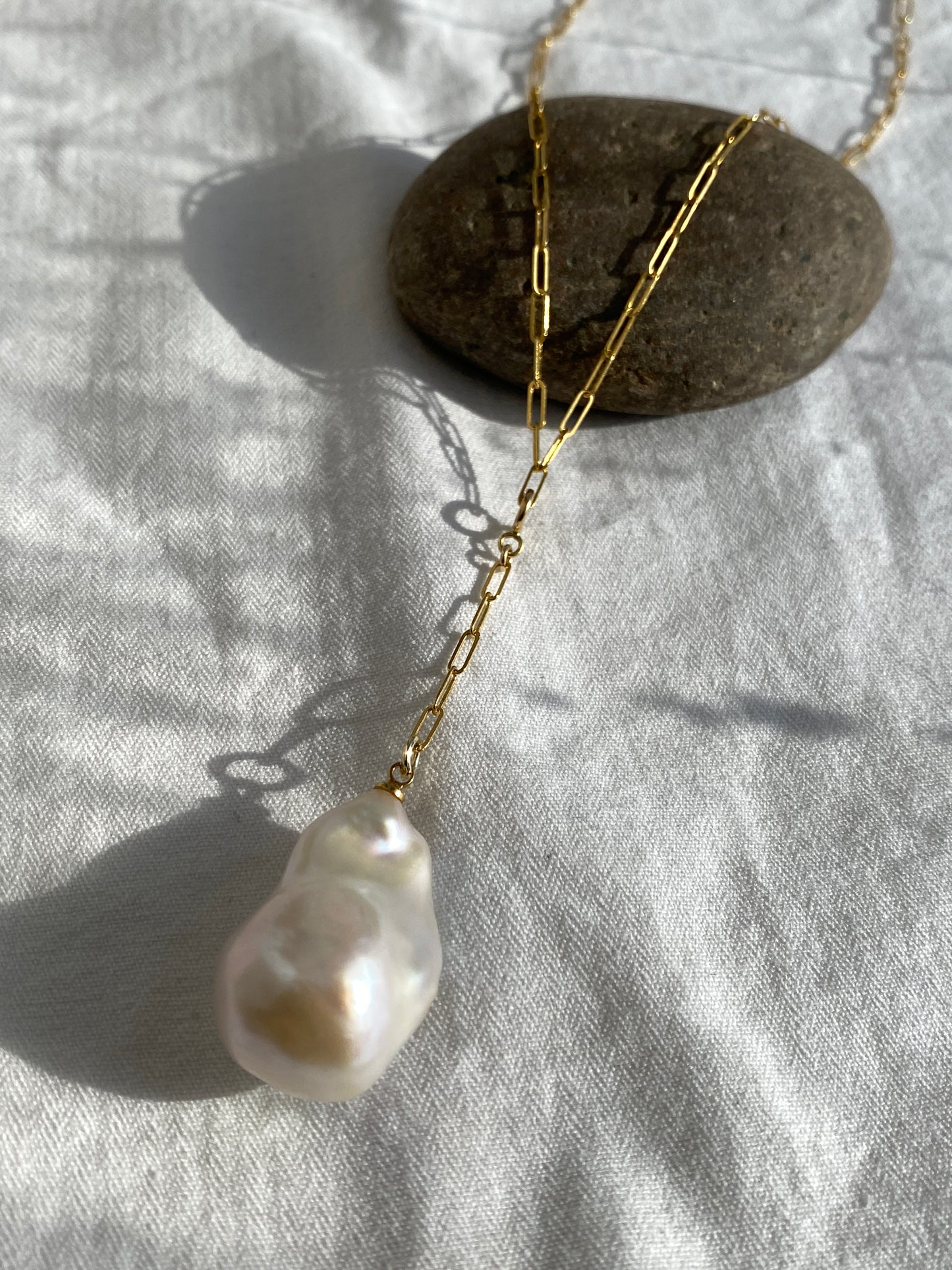 Kei Pearl Lariat Necklace